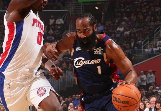 狂轰39分，爆砍12帽NBA历史首人，这就是他成联盟最强状元的原因