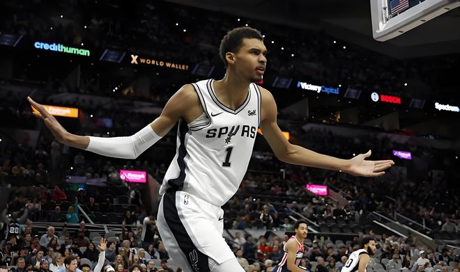 就在今天！NBA过去80年季后赛历史记录，被22岁的文班轻松达成了