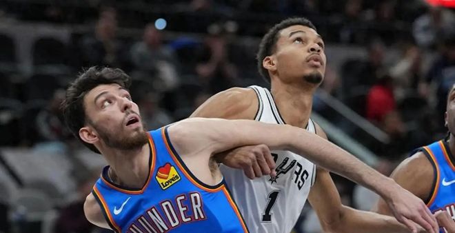 NBA西部只剩最后2个悬念了：马刺追雷霆冲第1，湖火金狼4队大乱战