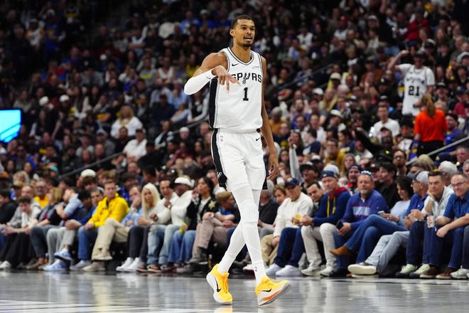 27分11板3助4断7帽，文班成历史首人！马刺3-1夺赛点5大优势冲冠