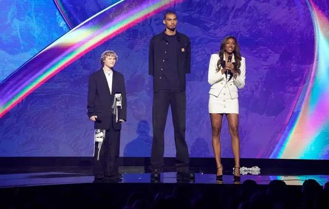 文班刷爆历史纪录，MVP票选却惨遭吊打