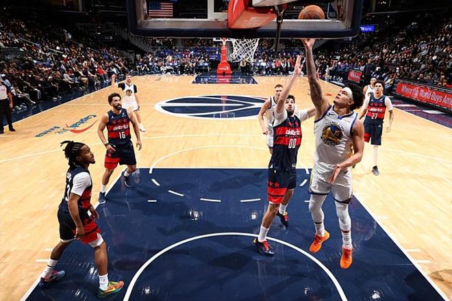 攻防两端一把挑！勇士锋线新星在各方面的表现都越来越好了？