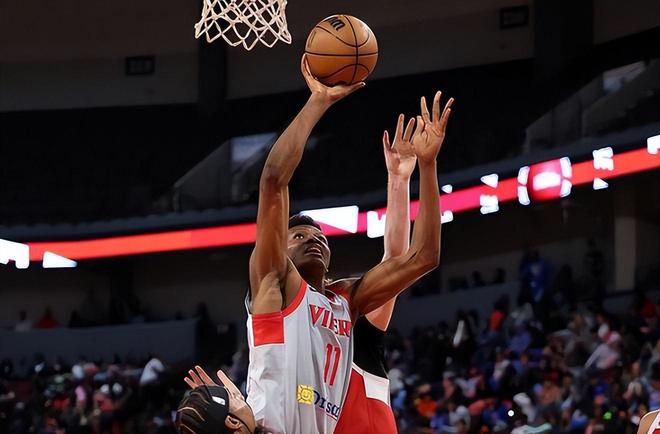 个人能力并不差，但火箭二队对于先发中锋的支持度真是他有限了？...