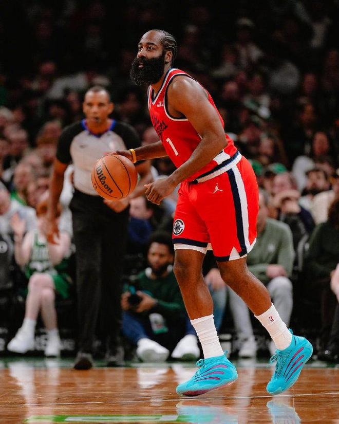 快船无缘24分逆转绿军:哈登37+7+8末节18分丢绝平球 布朗33+13