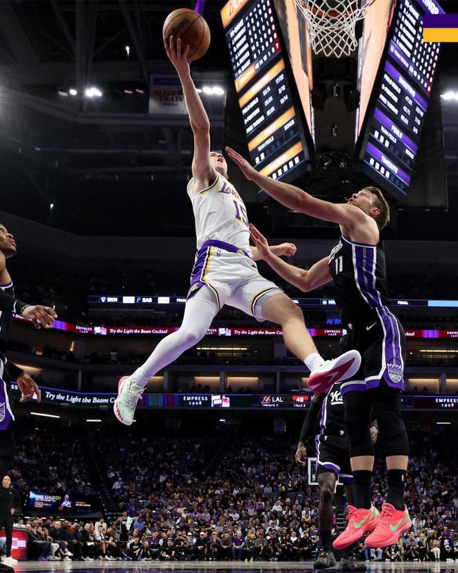 爆砍51+11+9！里夫斯大杀四方！残阵湖人爆冷取胜，威少18+6