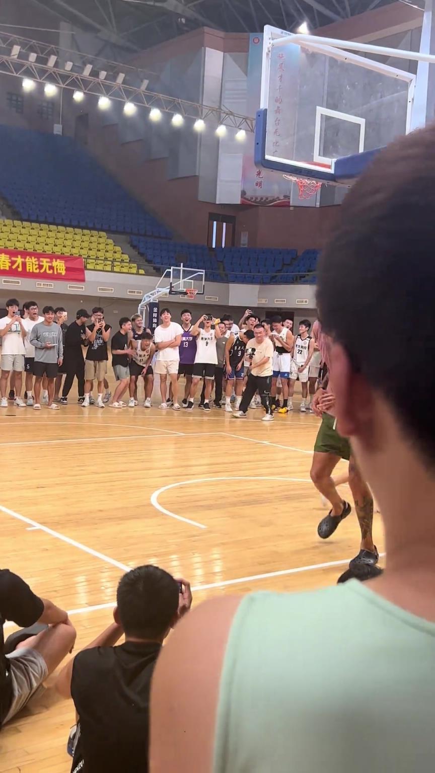 麦基教你怎么突破妹子的防守
