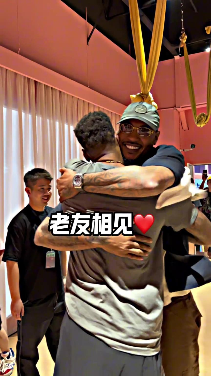 没想到威姆斯跟安东尼这么熟啊，原来他俩做过队友