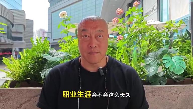 詹姆斯回到乔丹时代能拿4个冠军吗？马健：詹姆斯的身体天赋更强
