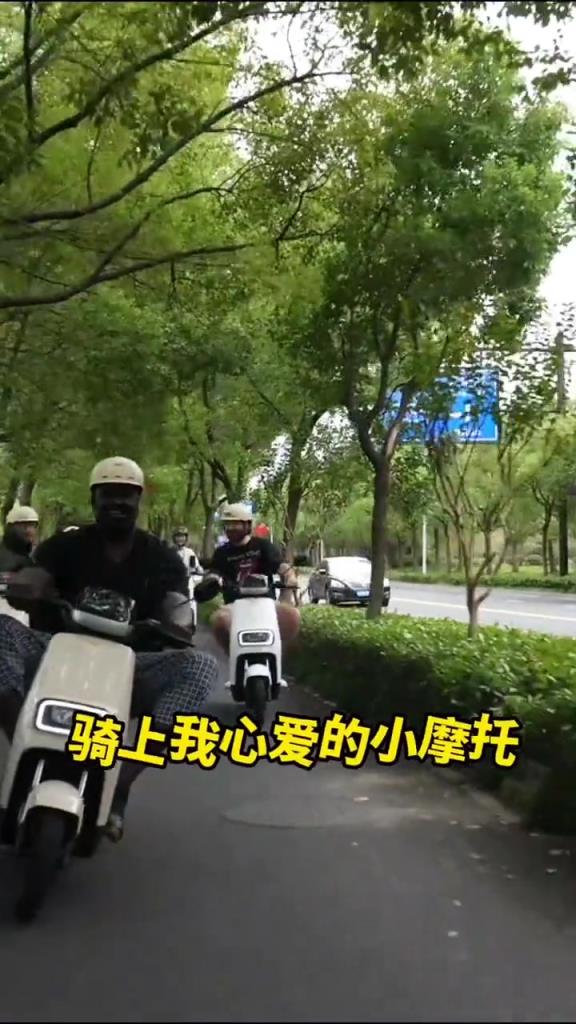 震惊！大鲨鱼奥尼尔竟在中国虐待“电动车”这轮胎质量不错！