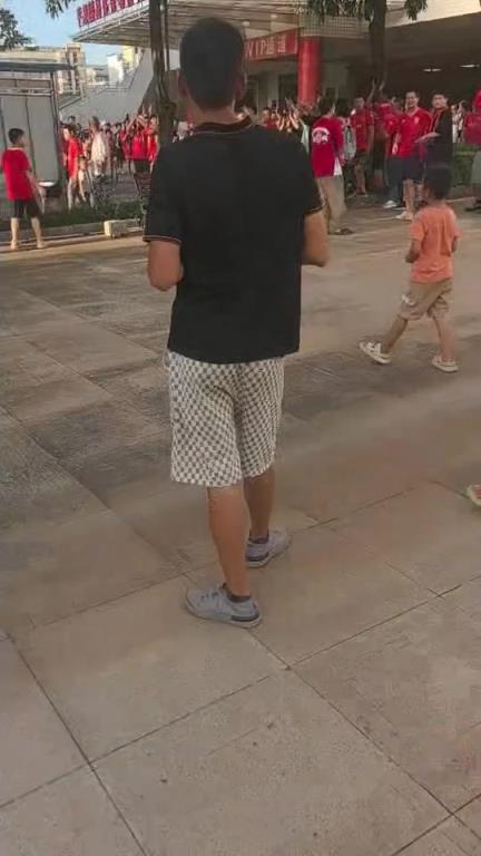 赛前广西平果球迷高喊：欢迎重庆！