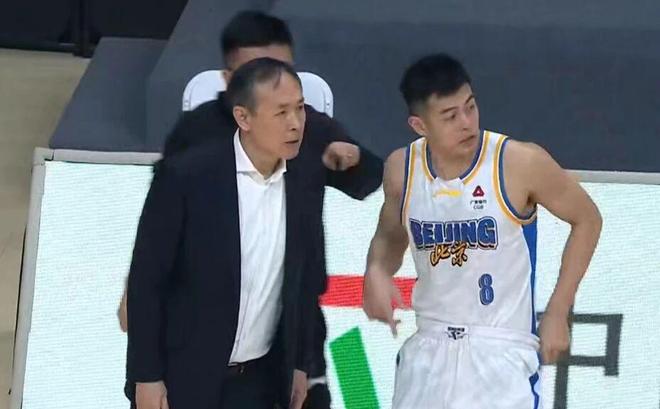 广厦力克北京！广厦四小将表现出色；北京男篮练老将，三分完败！