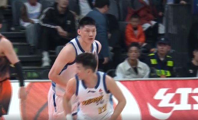 胡金秋复出17分广厦险胜山东3连胜 布朗29分孙铭徽15+8