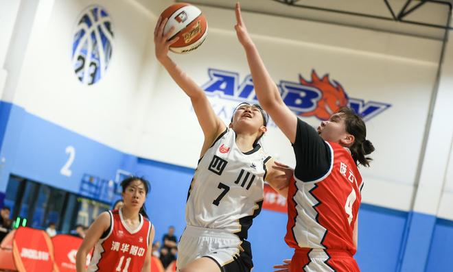 场均轰26+10！中国女篮又一15岁1米90新星蹿升：未来搭档韩旭？