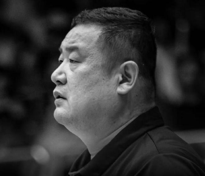 哀悼！青岛男篮讣告：徐长锁因病医治无效去世，享年54岁