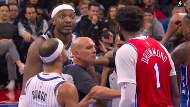 火爆！76人魔术大规模冲突6T+1驱逐 庄神坏笑+萨格斯黯然离场