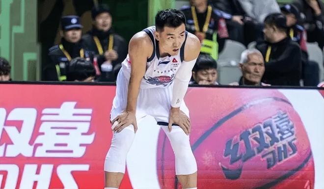 山东107-94同曦迎4利好！2主力回暖，珀塞尔越来越香，邱彪强硬了