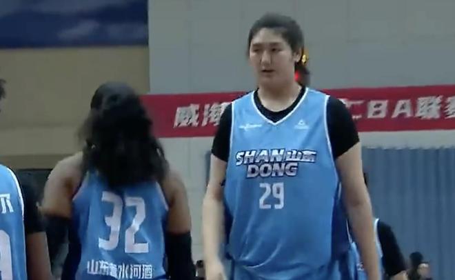 张子宇WCBA首秀砍15+6，山东主帅：联赛的对抗她还需要慢慢适应