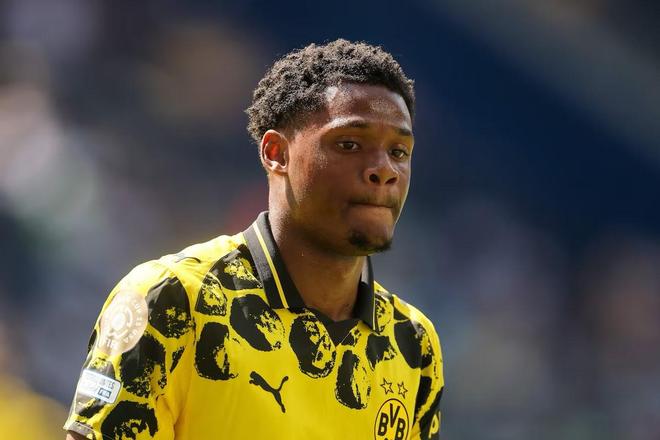 德媒：迪朗维尔已不在多特计划当中，或将在冬窗被外租或出售