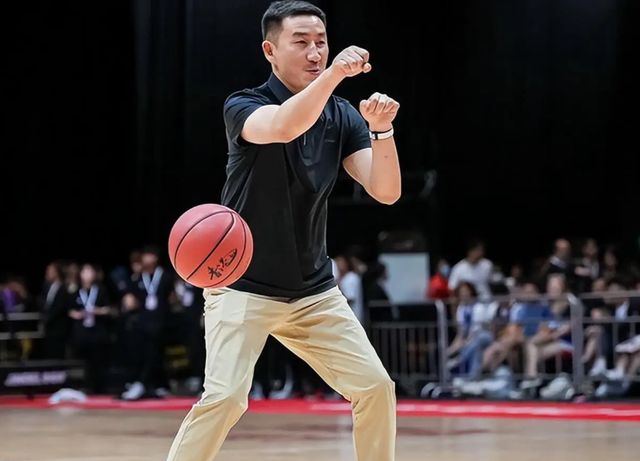 正式确定！北京首钢引进麦基，张云松出手，剑指CBA总冠军