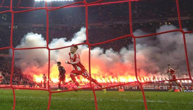 考虑下场欧冠关闭南看台，德雷森：放烟火的球迷在伤害俱乐部