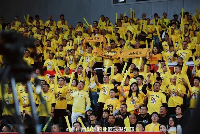 火遍CBA的山西“闹他”，凭啥越喊越“上头”？这股“劲儿”藏着太多门道……