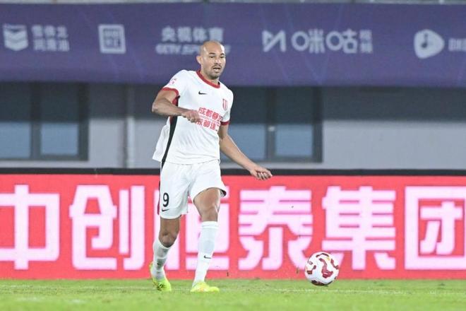 成都蓉城4战不胜！亚冠2场0进球，费利佩进球被吹，延续3魔咒