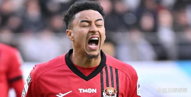 亚冠小规模冲突！林加德“挑事”遭推搡，莱切特不手软，6人参与