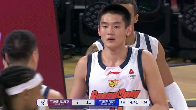 广东大胜广州！三外援合砍60+16+12，徐昕打脸杜锋，萨姆纳伤退