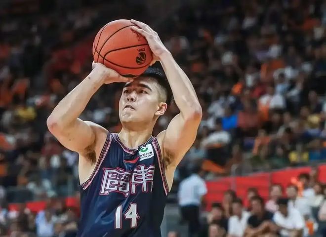 让杜锋失去耐心！3战5分+打NBL球队0分，球迷：垃圾中的战斗机