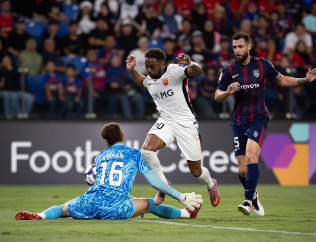 【亚冠】全场被轰门48次 海港客场0比0逼平柔佛新山