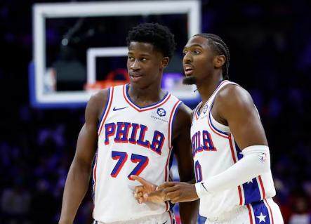 恩比德的时代已经落幕 马克西与VJ重塑76人未来