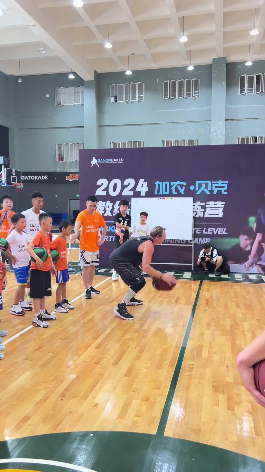 来自NBA球员训练师加农贝克！