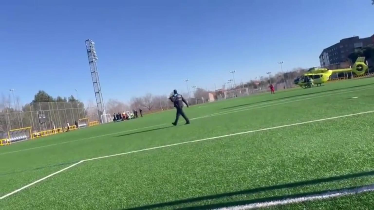 令人痛心！郭嘉璇倒地5分钟后救援直升机就赶到球场