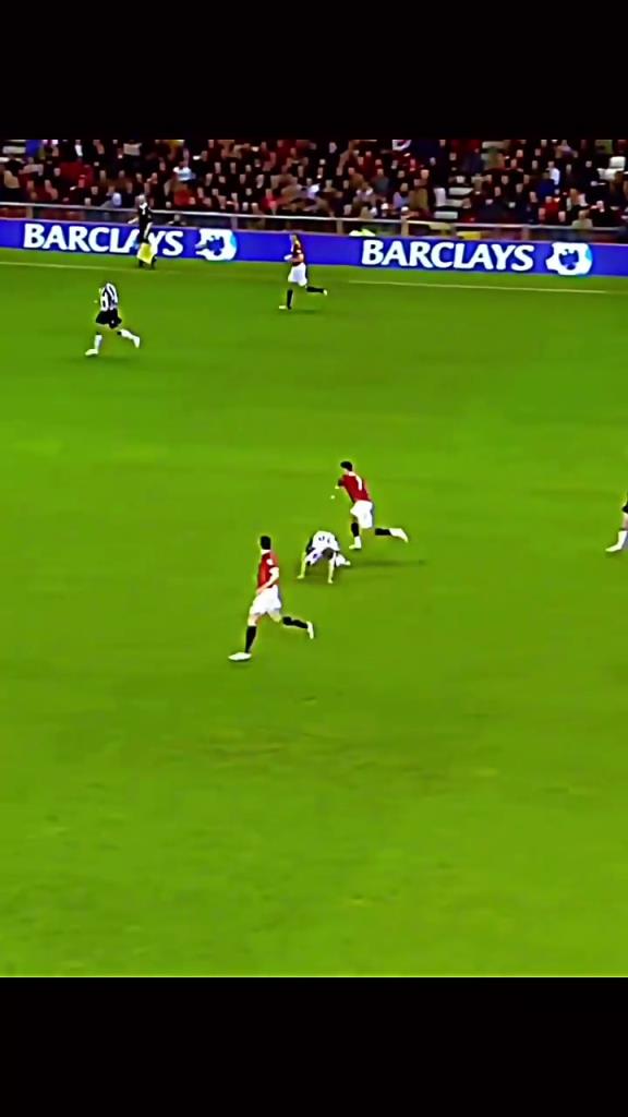 完美六边形战士！23岁的C罗冲击力真是太劲爆了！