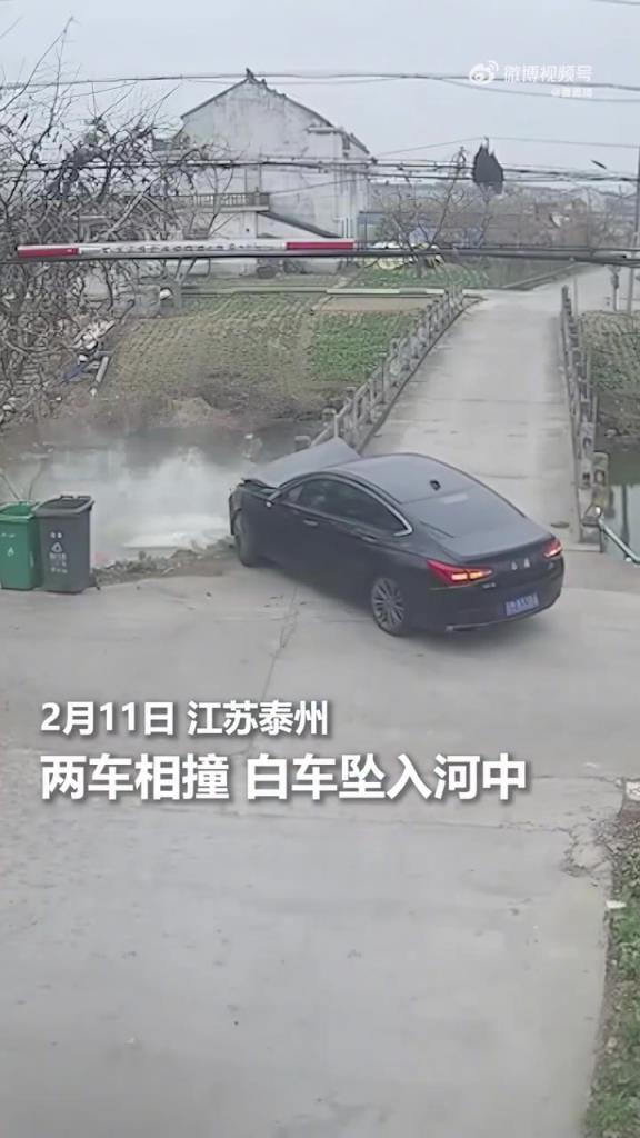 村民劉石兵劃船救一家五口,好人一生平安,路口慢行!