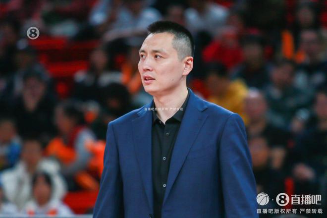 沪媒：上海已经锁定部分心仪外援 卢伟下个月赴美观看NBA夏季联赛