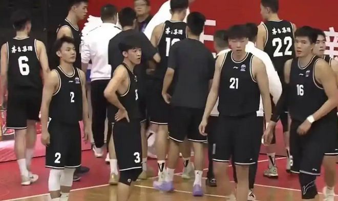 再砍22分！广东2米05争议锋线成功升级，新赛季或成杜锋麾下奇兵