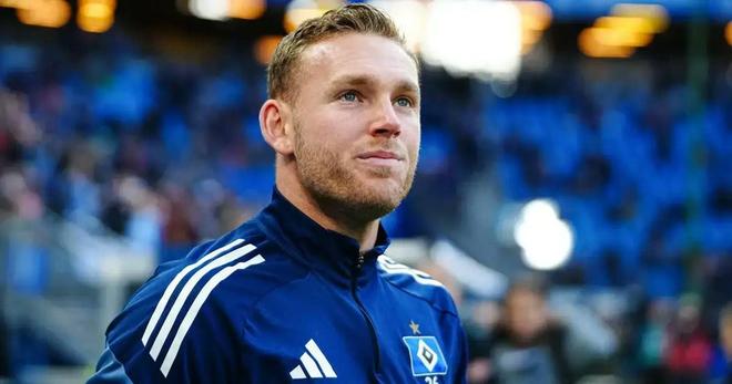 图片报：拜仁外租门将佩雷茨已罢训，希望迫使汉堡放他去圣徒