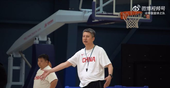 中国男篮“生死战”名单公布，赵继伟回归，徐杰、曾凡博落选