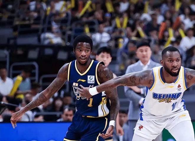 广东主场遭北京绝杀，但令人欣喜的是，杜锋整场比赛，没有骂人