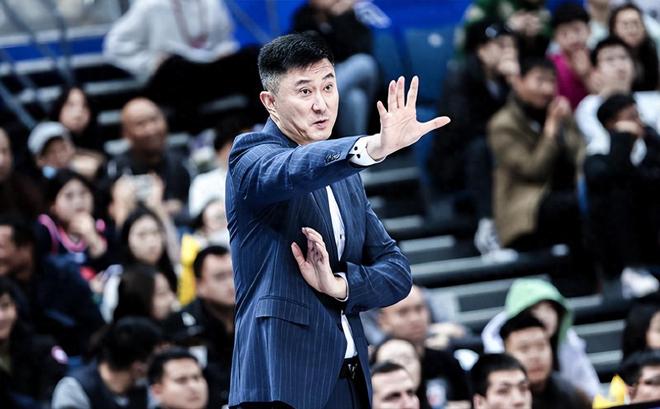 CBA最应该下课的两位主教练！不换人，争冠无望