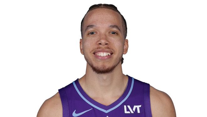 美记：快船训练营合同签下普雷斯顿，大名单来到20人
