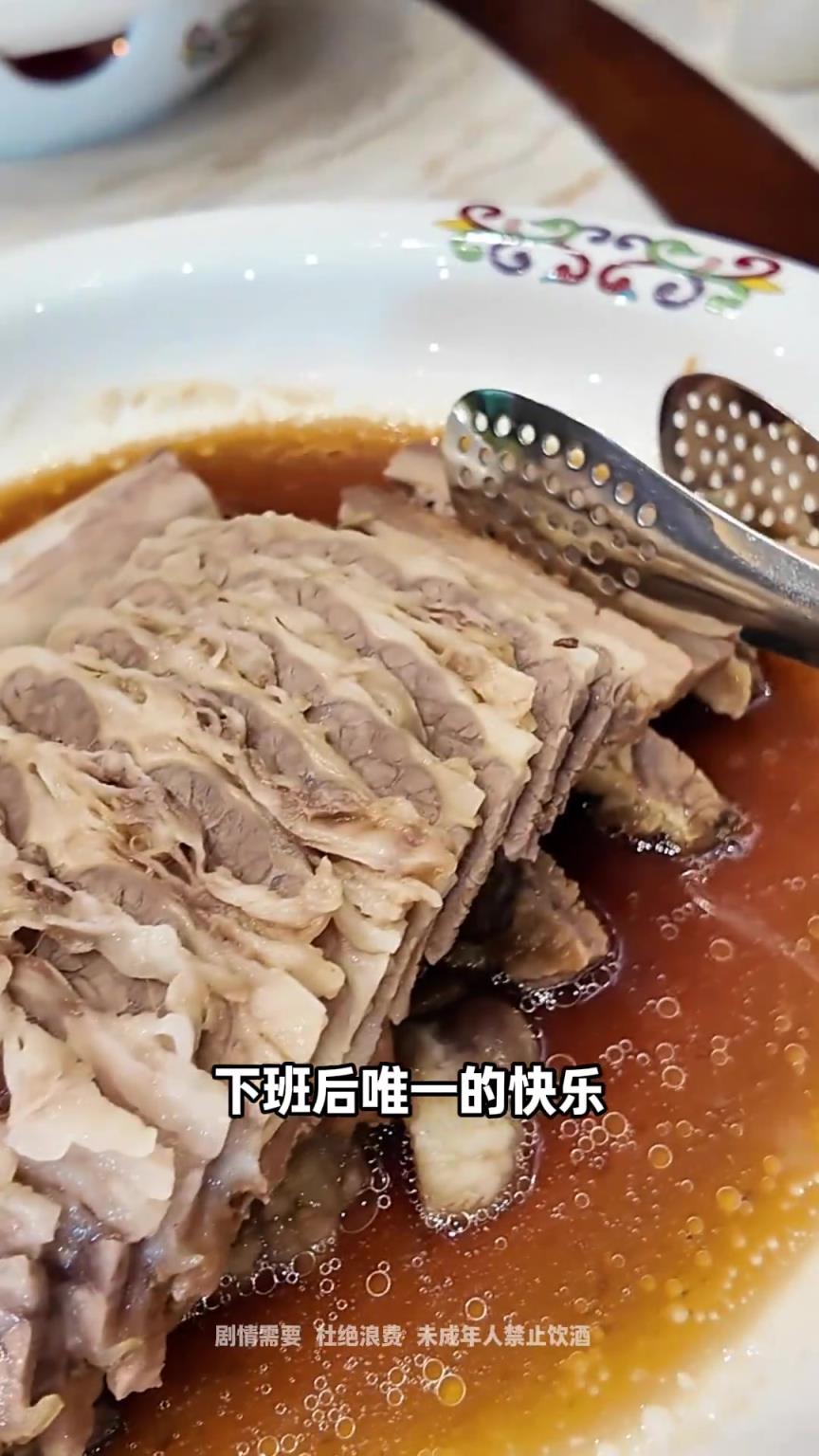 啧啧，都是好料啊！朱芳雨做客内蒙，巴特尔盛情款待！