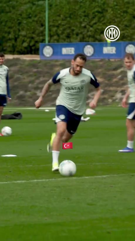 大家庭！来看不同国籍蓝黑球员汇聚于国米训练场