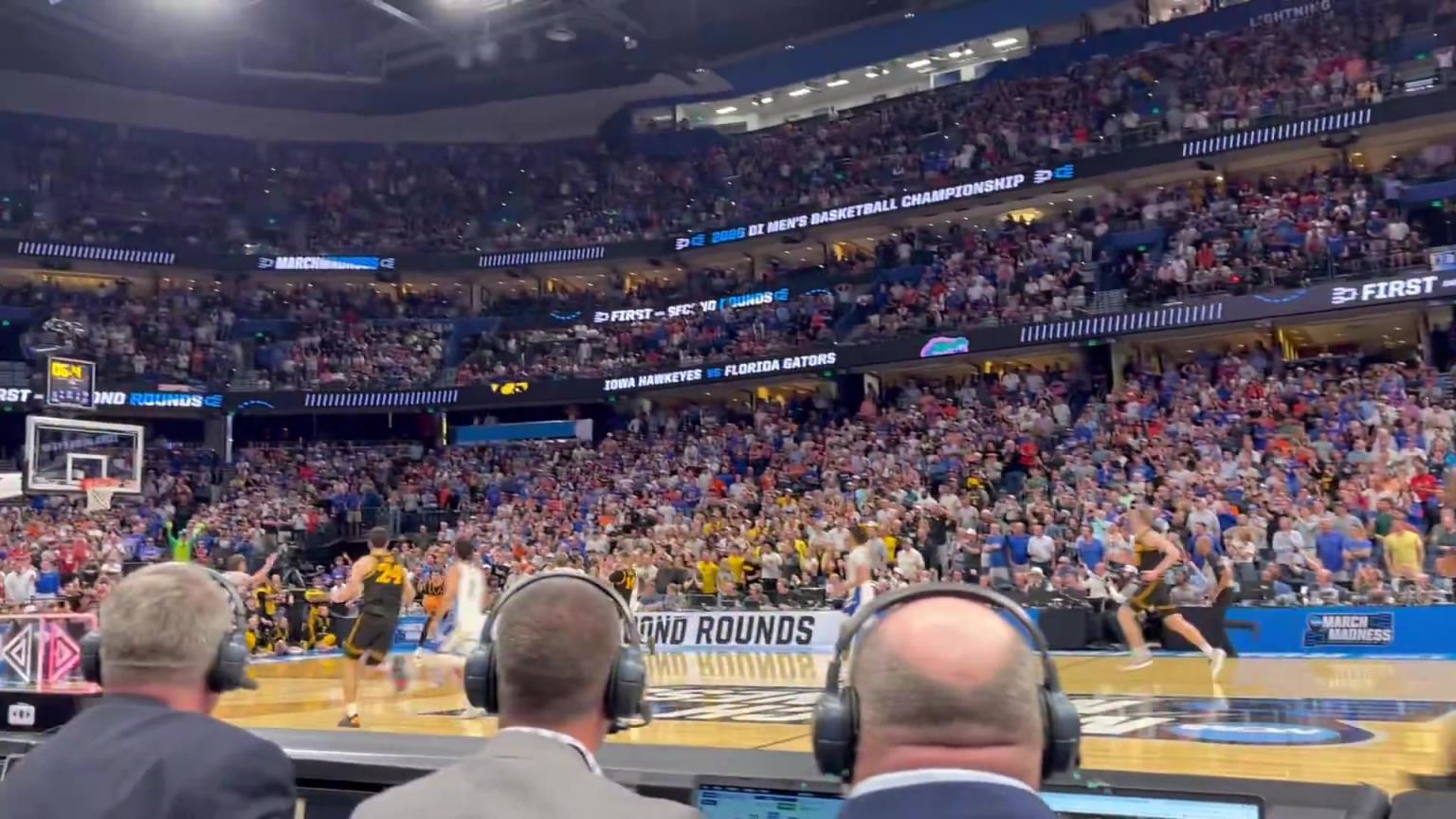 刺激！技术台视角看爱荷华三分绝杀佛罗里达，将1号种子淘汰回家