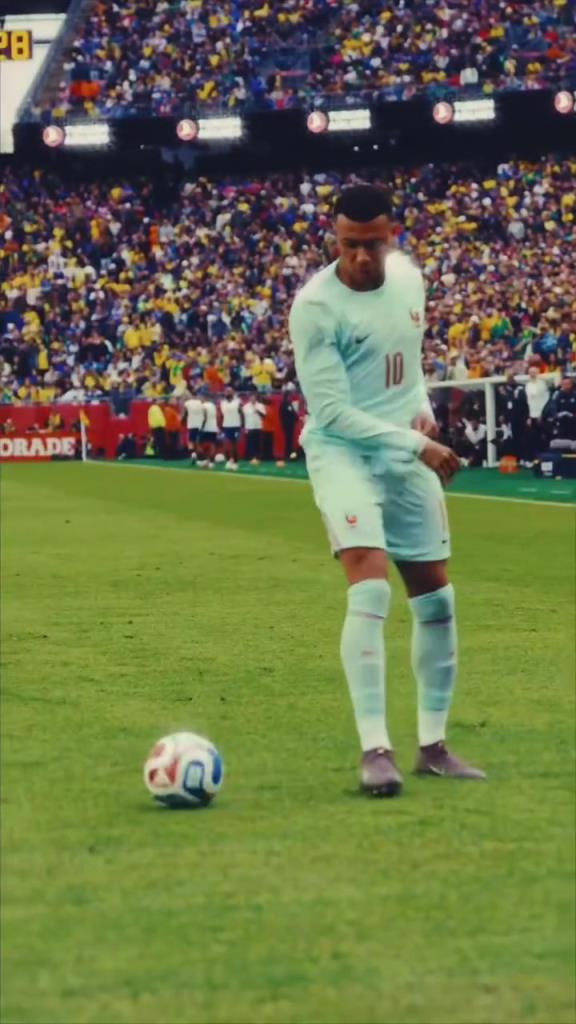 “姆巴佩给巴西上上对抗”