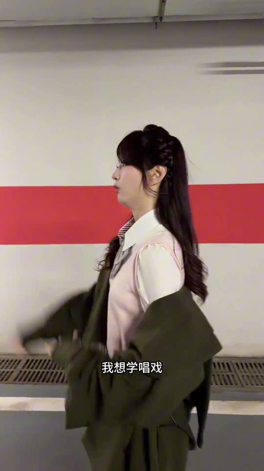 勇士状态下滑，七姐精神状态也滑坡了