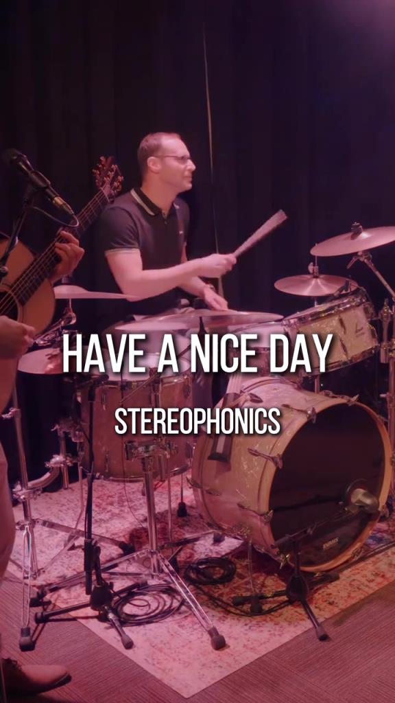 敲鼓里面最会守门的！切赫祝贺捷克的小伙子们打进世界杯！