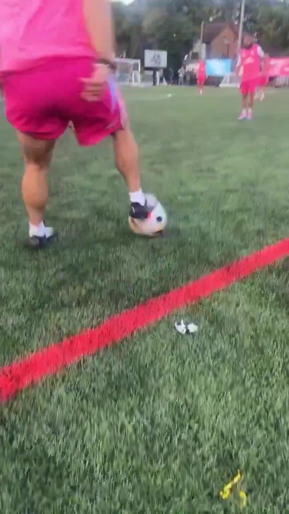 旋转彩虹过人，你比内马尔还牛！快报警把他抓走