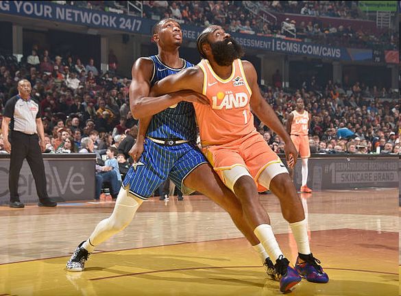 哈登上半场22分 米切尔全场狂轰42分创神迹：比肩詹姆斯韦德